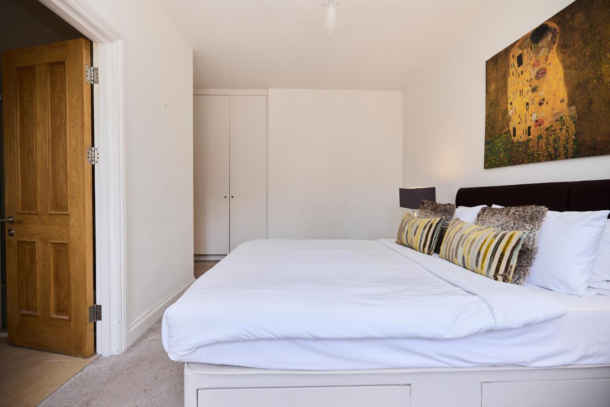 The Porchester Gardens - Modern & Bright 4bdr With Garden And Parking Apartament Londra