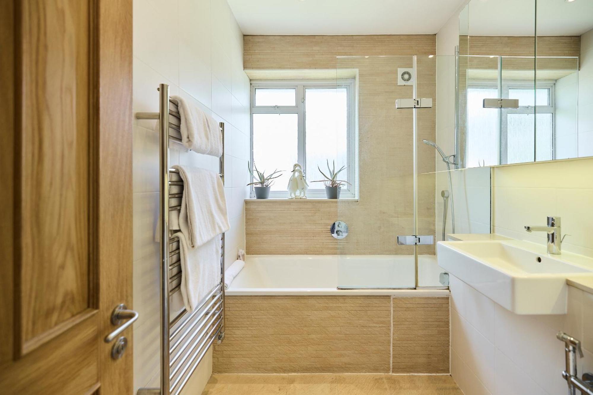 Apartament The Porchester Gardens - Modern & Bright 4bdr With Garden And Parking Londra