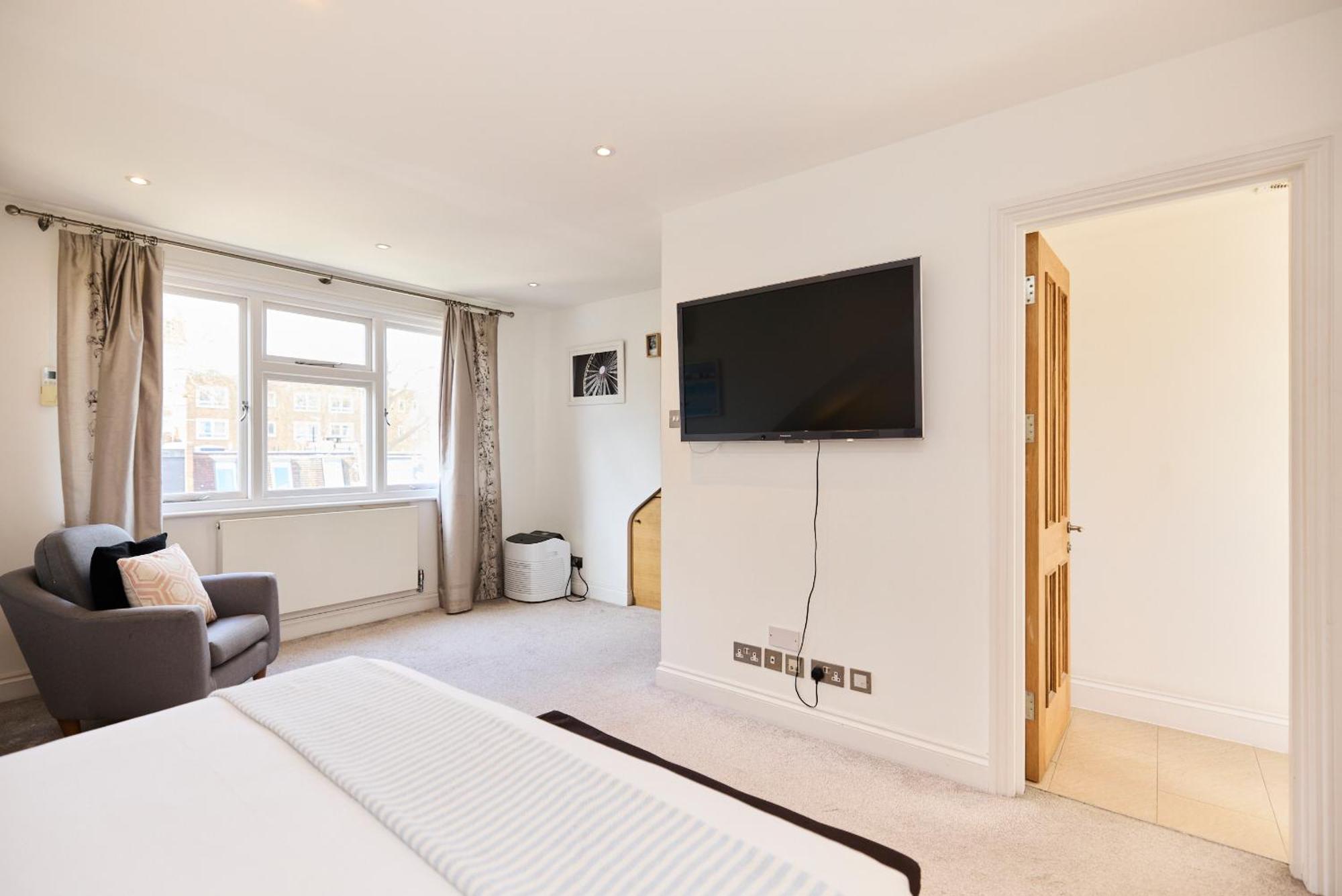 Apartament The Porchester Gardens - Modern & Bright 4bdr With Garden And Parking Londra